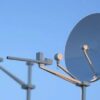 Антенны с возможностью ручной подстройки поляризации для приёма сигналов от спутников на разных орбитальных позициях